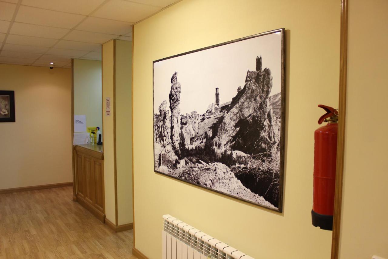 Hostal San Isidro Autol Bagian luar foto