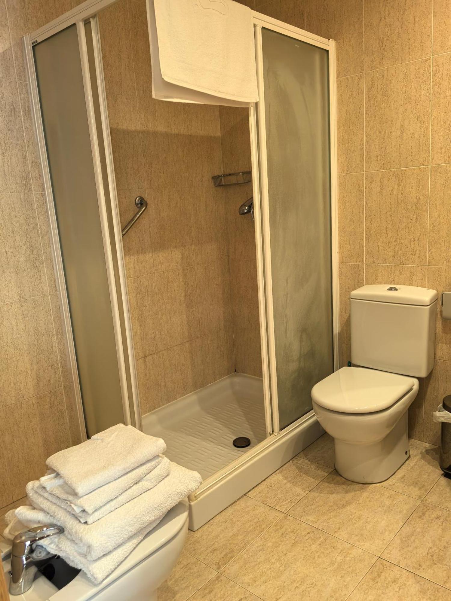 Hostal San Isidro Autol Bagian luar foto