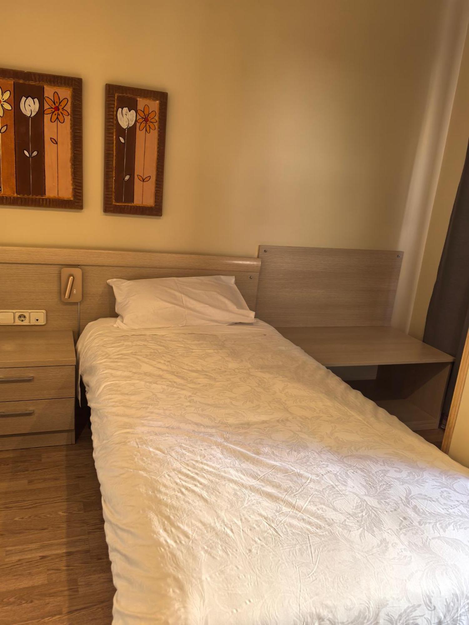 Hostal San Isidro Autol Bagian luar foto