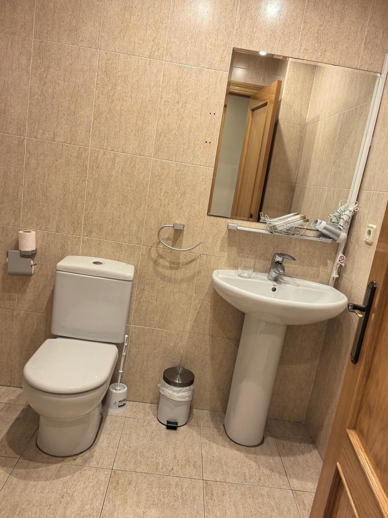Hostal San Isidro Autol Bagian luar foto